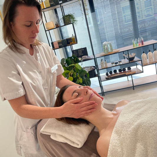 Spa Gelaatsverzorging Caudalie - Stralende huid, anti-pigmentvlekken – Vinoperfect